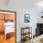 2 Bedroom In Apartment
