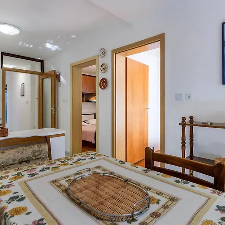 2 Bedroom Beautiful In Pula