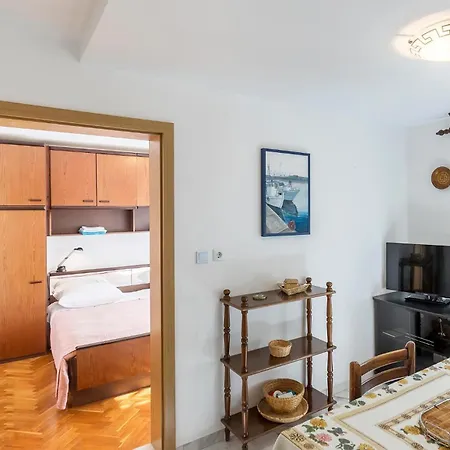 2 Bedroom Beautiful In Daire