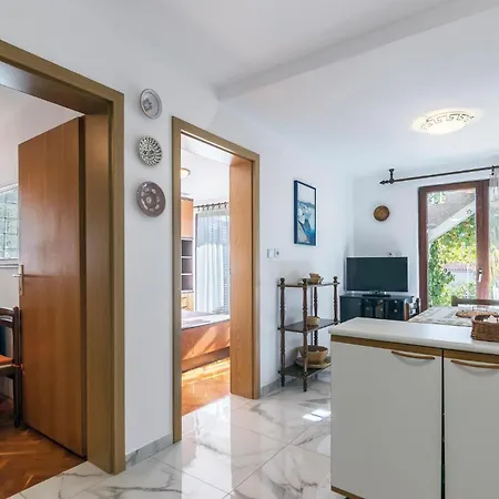 2 Bedroom Beautiful In Daire *