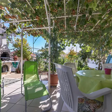 2 Bedroom Beautiful In Daire