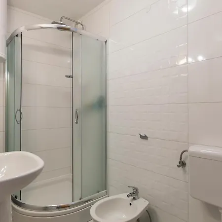 2 Bedroom Lovely In Apartmán Pula