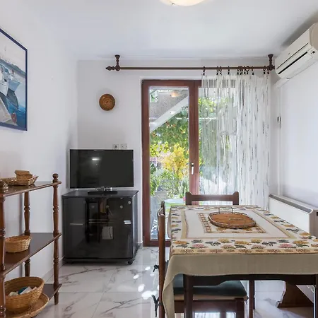 2 Bedroom Beautiful In *