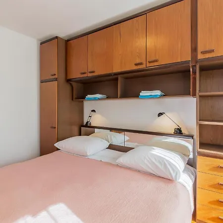 2 Bedroom Lovely In Pula