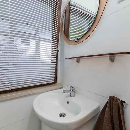 2 Bedroom Lovely In