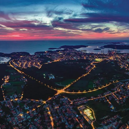 2 Bedroom In Apartamento Pula