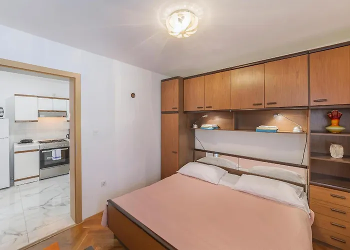 Apartment 2 Bedroom In *