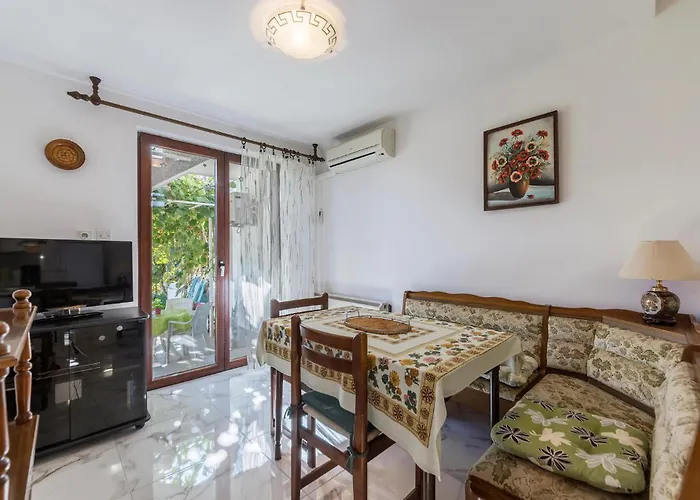 Apartment 2 Bedroom In