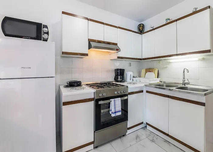 Apartment 2 Bedroom In Pula