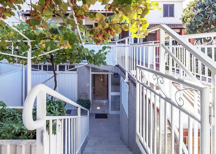 2 Bedroom In Apartment